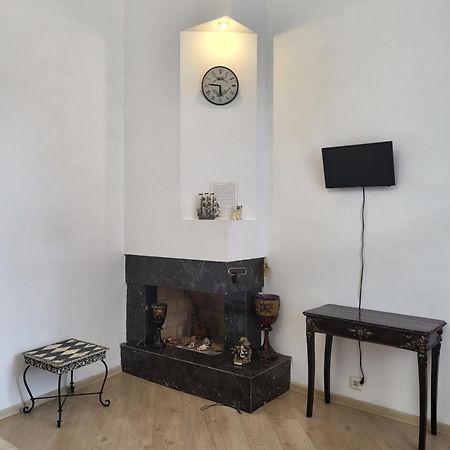 Appartement Японська 5 à Lviv Extérieur photo